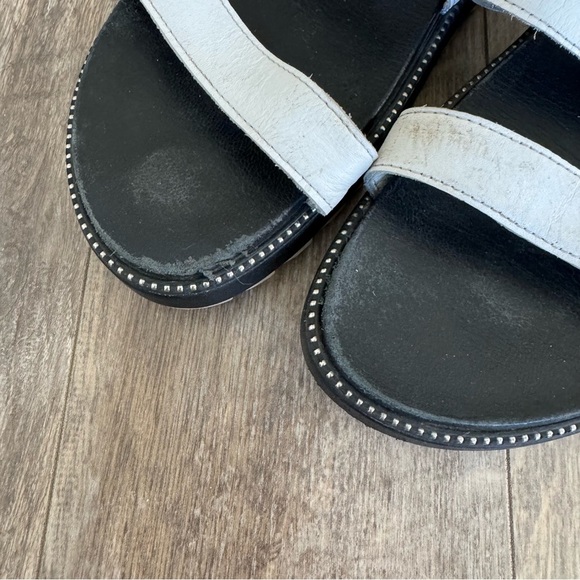 Sorel Roaming NL3594-125 White Leather Buckle Slip On Slide Sandals - Picture 6 of 10